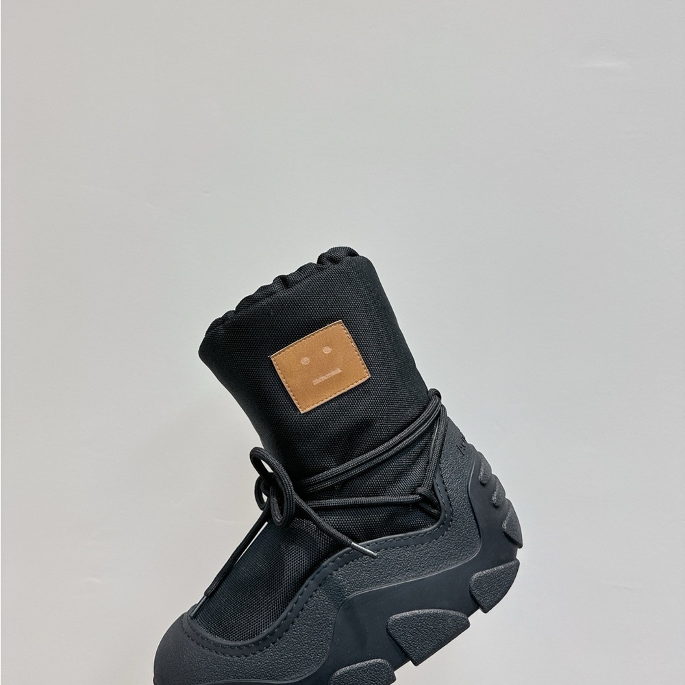 Acne Studios Black All-Weather Lace-Up Winter Boots - Picture 5 of 9